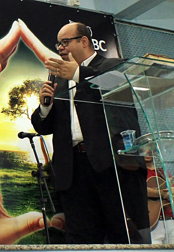 Prof. Álvaro Santos
